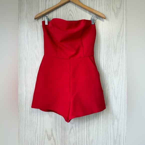 She + Sky RED Strapless Shorts Romper Size Small NWT - Picture 4 of 6